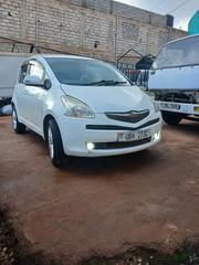 Toyota Ractis 1.3 FWD 2006 White for sale