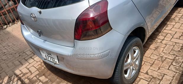 Toyota Vitz 2008 Silver