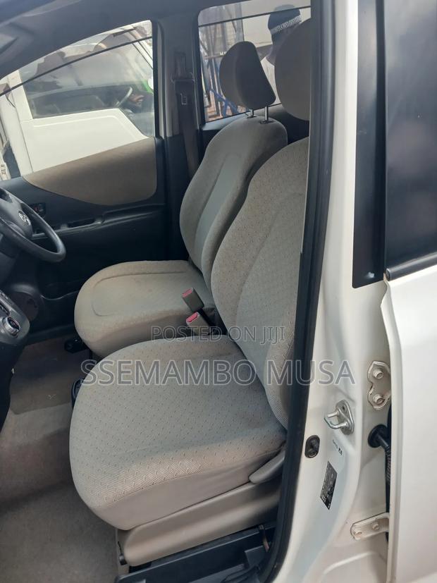 Toyota Ractis 1.3 FWD 2006 White