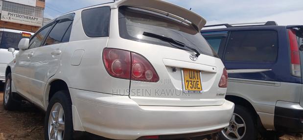 Toyota Harrier 2004 White