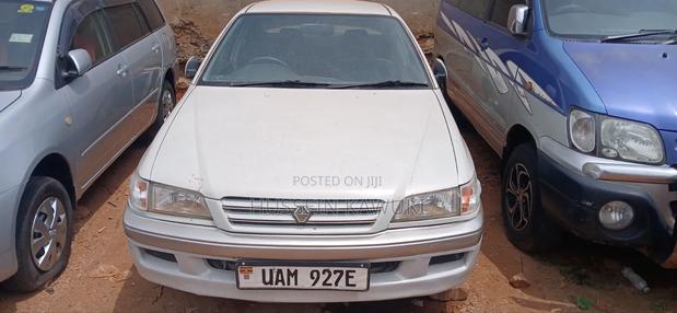 Toyota Corolla II 1999 White