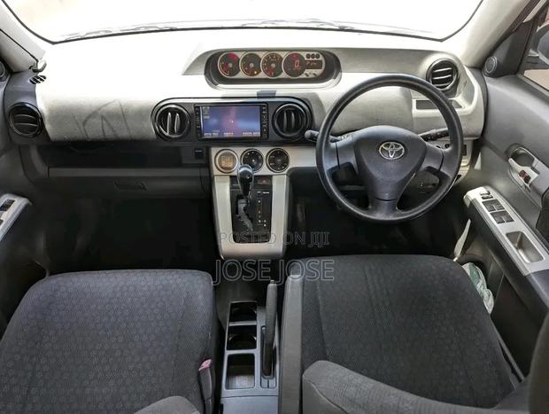 Toyota Corolla Rumion 2010 White