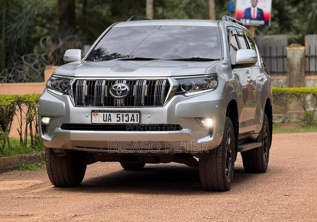 Toyota Land Cruiser Prado 2.7 i 2011 Silver
