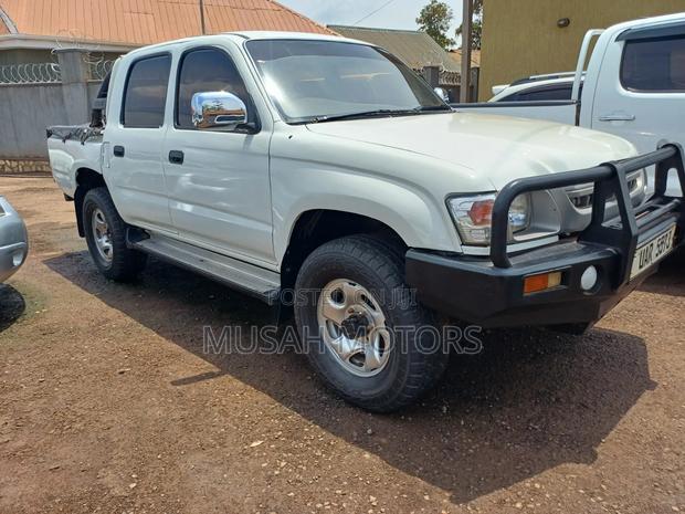 Toyota Hilux 1997 White