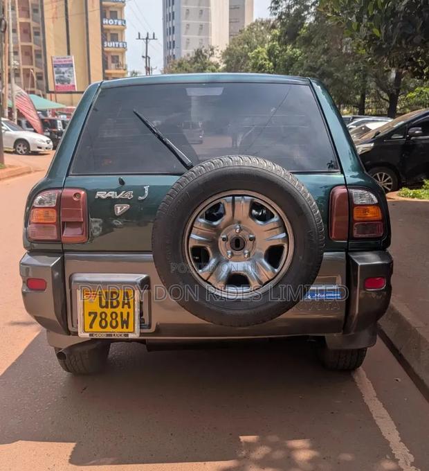 Toyota RAV4 1999 Green