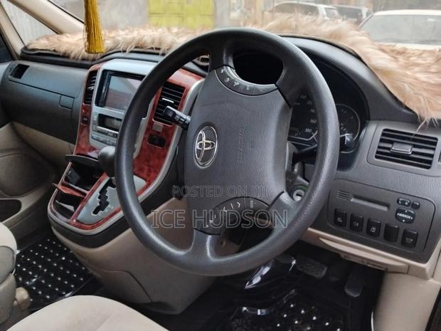 Toyota Alphard 2006 Gray