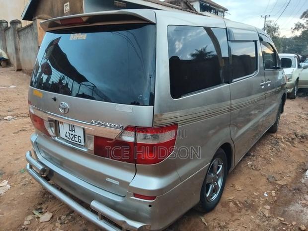 Toyota Alphard 2006 Gray
