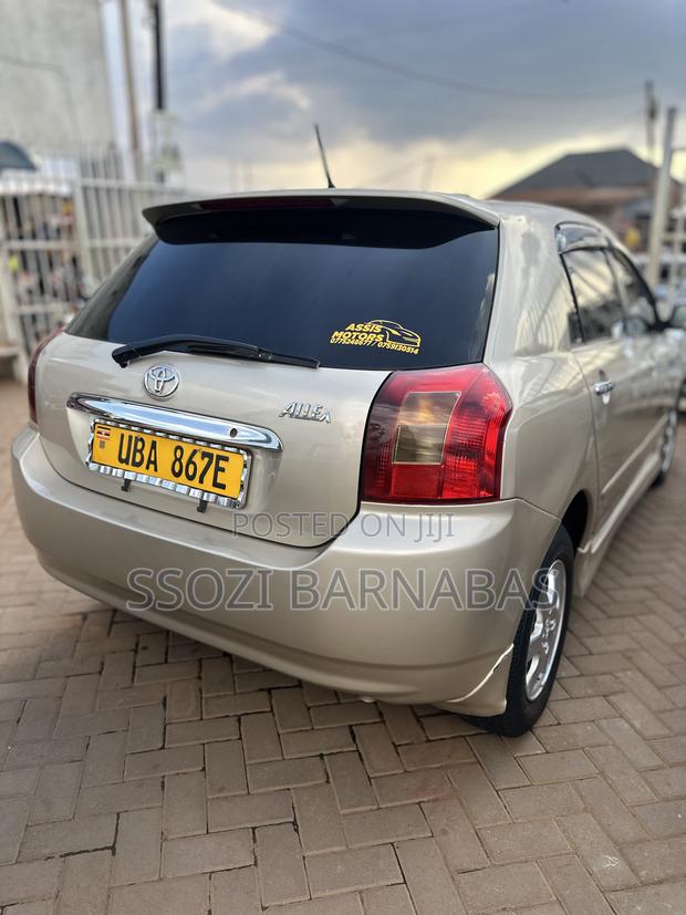 Toyota Allex 2004