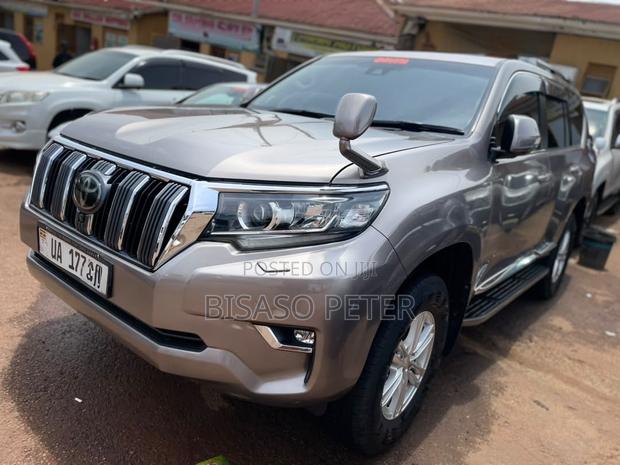 Toyota Land Cruiser Prado 2.8 2021 Gray
