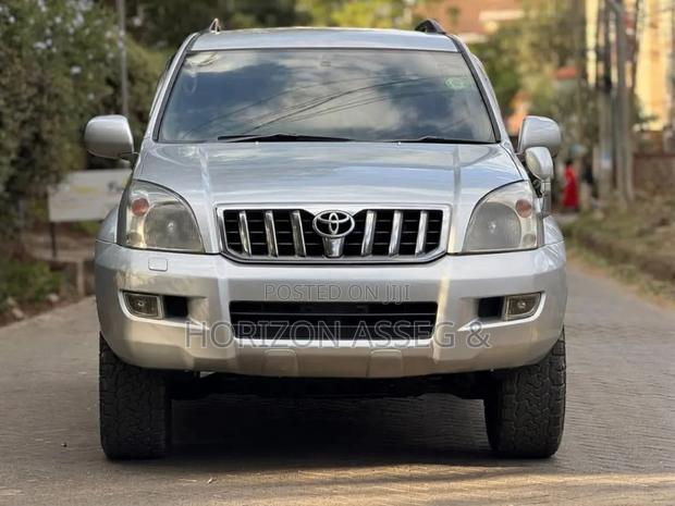 Toyota Land Cruiser Prado 2.7 5dr 2004 Gray