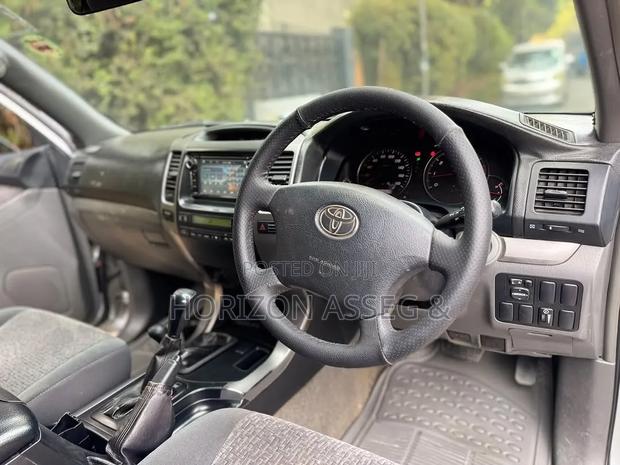 Toyota Land Cruiser Prado 2.7 5dr 2004 Gray