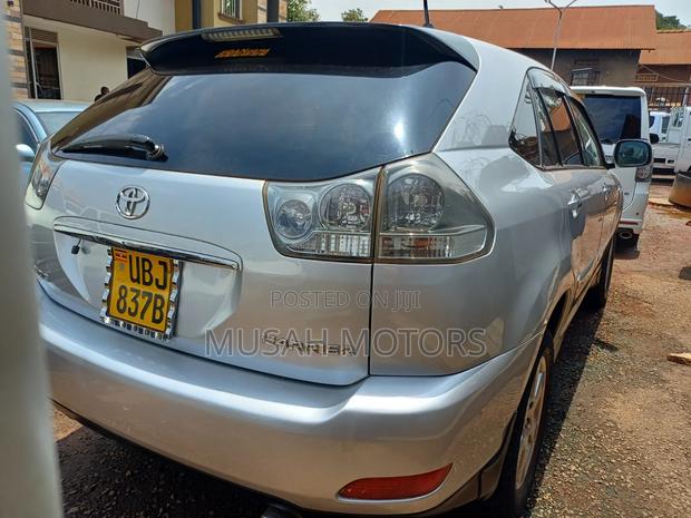 Toyota Harrier 2010 Silver