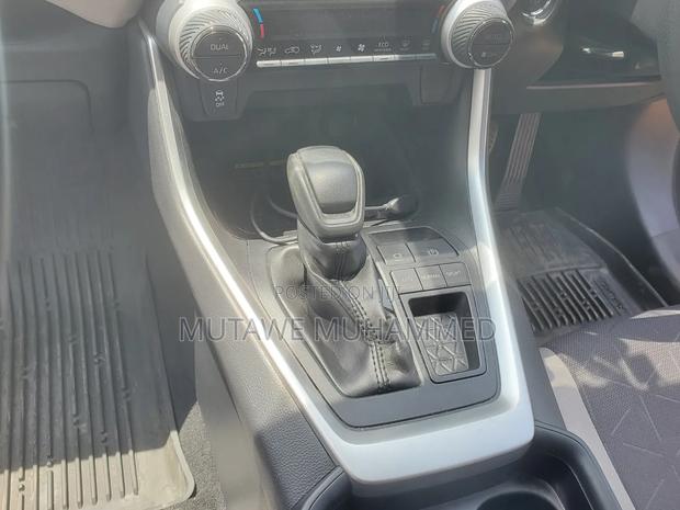 Toyota RAV4 2019 Gray