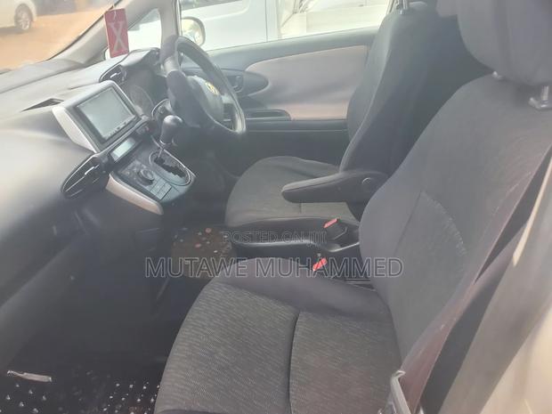 Toyota Wish 2010 White