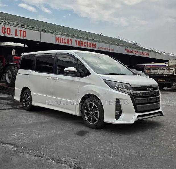 Toyota Noah 2017 White