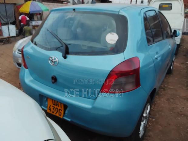 Toyota Vitz 2011 Blue