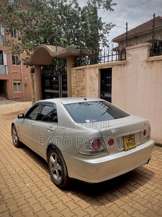 Toyota Altezza AS 200 2001 Silver