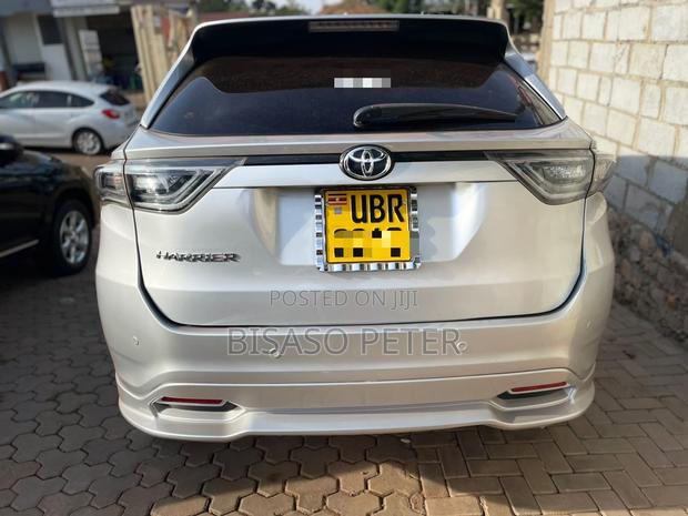Toyota Harrier 2.0 2016 Silver