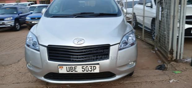 Toyota Mark X Zio 2009 Silver