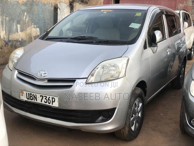Toyota Passo Sette 2008 Silver