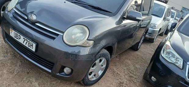 Toyota Sienta 2006 Gray