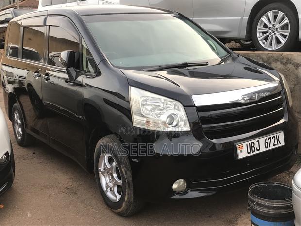 Toyota Noah 2008 Black