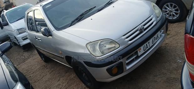 Toyota Raum 2002 Silver