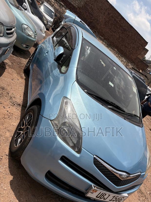 Toyota Ractis 1.5 AWD 2008 Blue