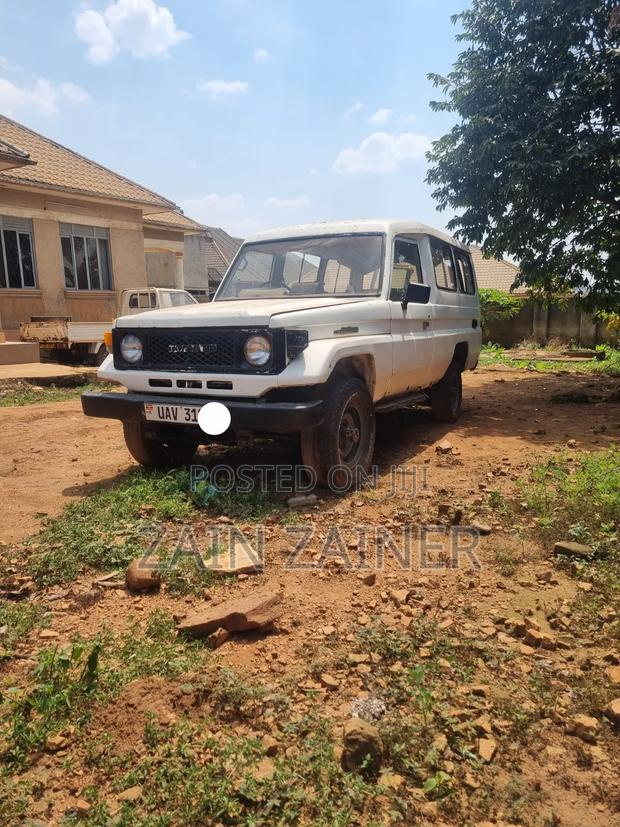 Toyota Land Cruiser 70 1989 White