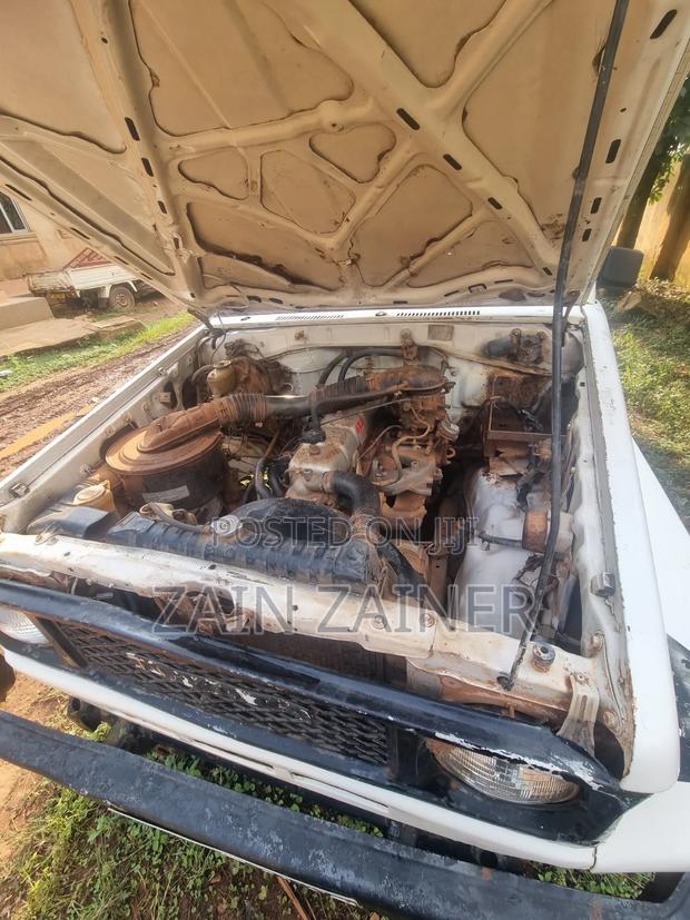 Toyota Land Cruiser 70 1989 White