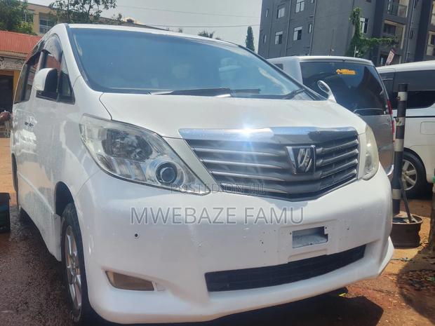 Toyota Alphard 2010