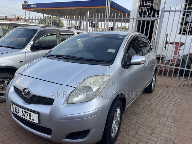Toyota Vitz 2008 Silver