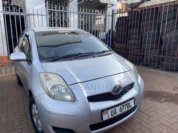Toyota Vitz 2008 Silver
