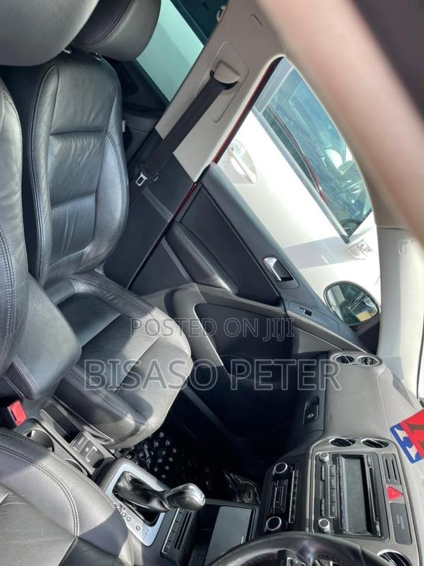 Volkswagen Tiguan 2.0 S 2009 Red