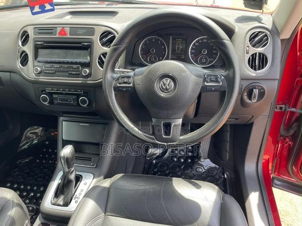 Volkswagen Tiguan 2.0 S 2009 Red