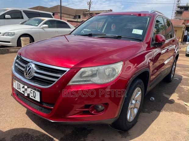 Volkswagen Tiguan 2.0 S 2009 Red