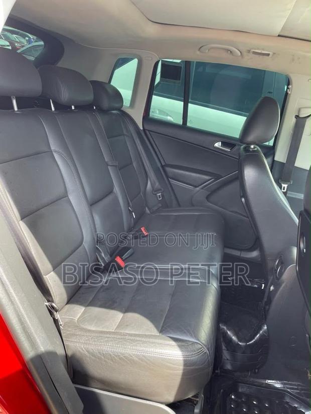 Volkswagen Tiguan 2.0 S 2009 Red