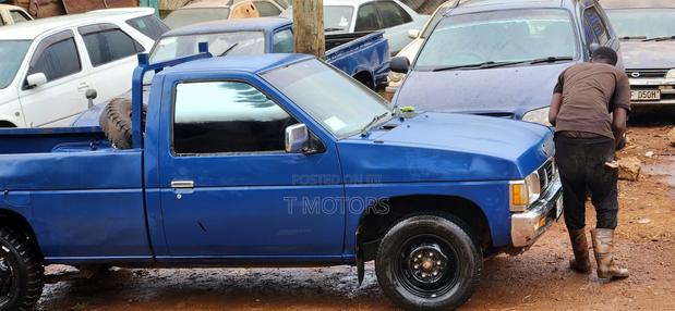 Nissan Pick-Up 1991 Black