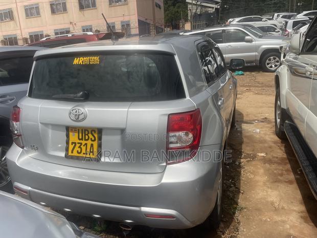 Toyota IST 2010 Silver