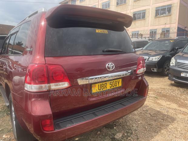 Toyota Land Cruiser 2016 Maroon