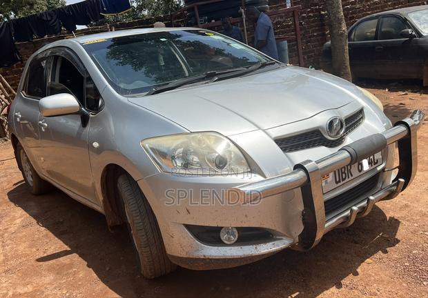 Toyota Auris 2009 Silver