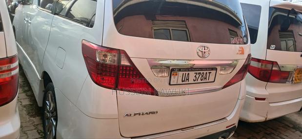 Toyota Alphard 2009 White
