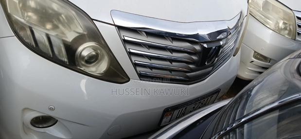 Toyota Alphard 2009 White