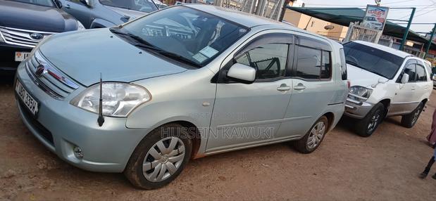 Toyota Raum 2006 Blue