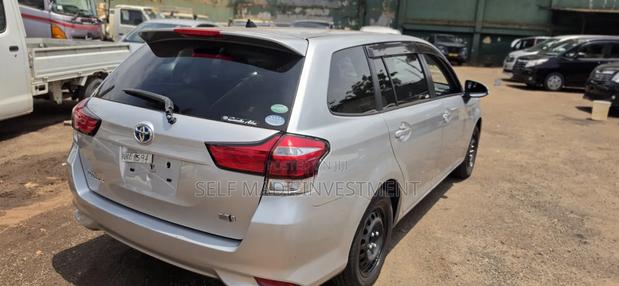 Toyota Corolla Fielder 2017 Silver