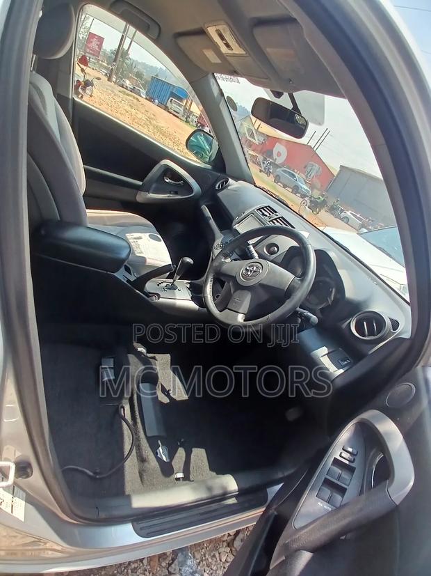 Toyota RAV4 Limited 2009 Silver