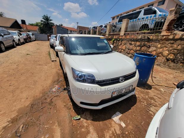 Toyota Corolla Rumion 2010 White