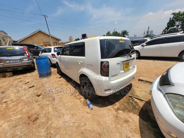 Toyota Corolla Rumion 2010 White