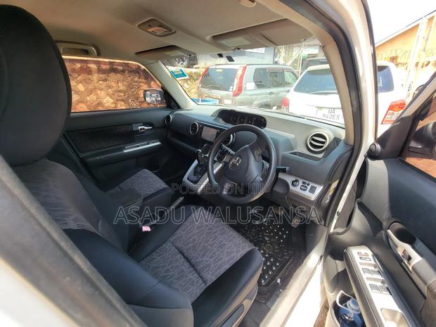 Toyota Corolla Rumion 2010 White