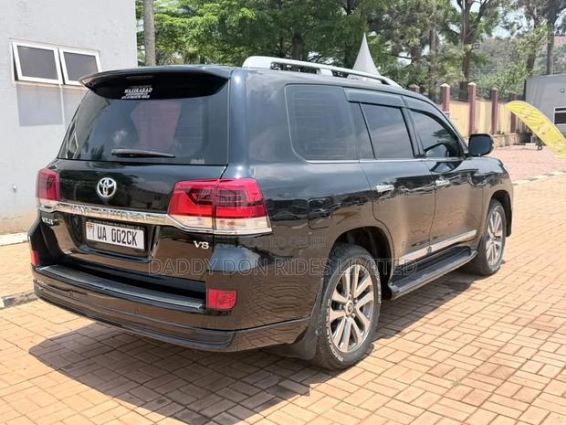 Toyota Land Cruiser 2021 Black